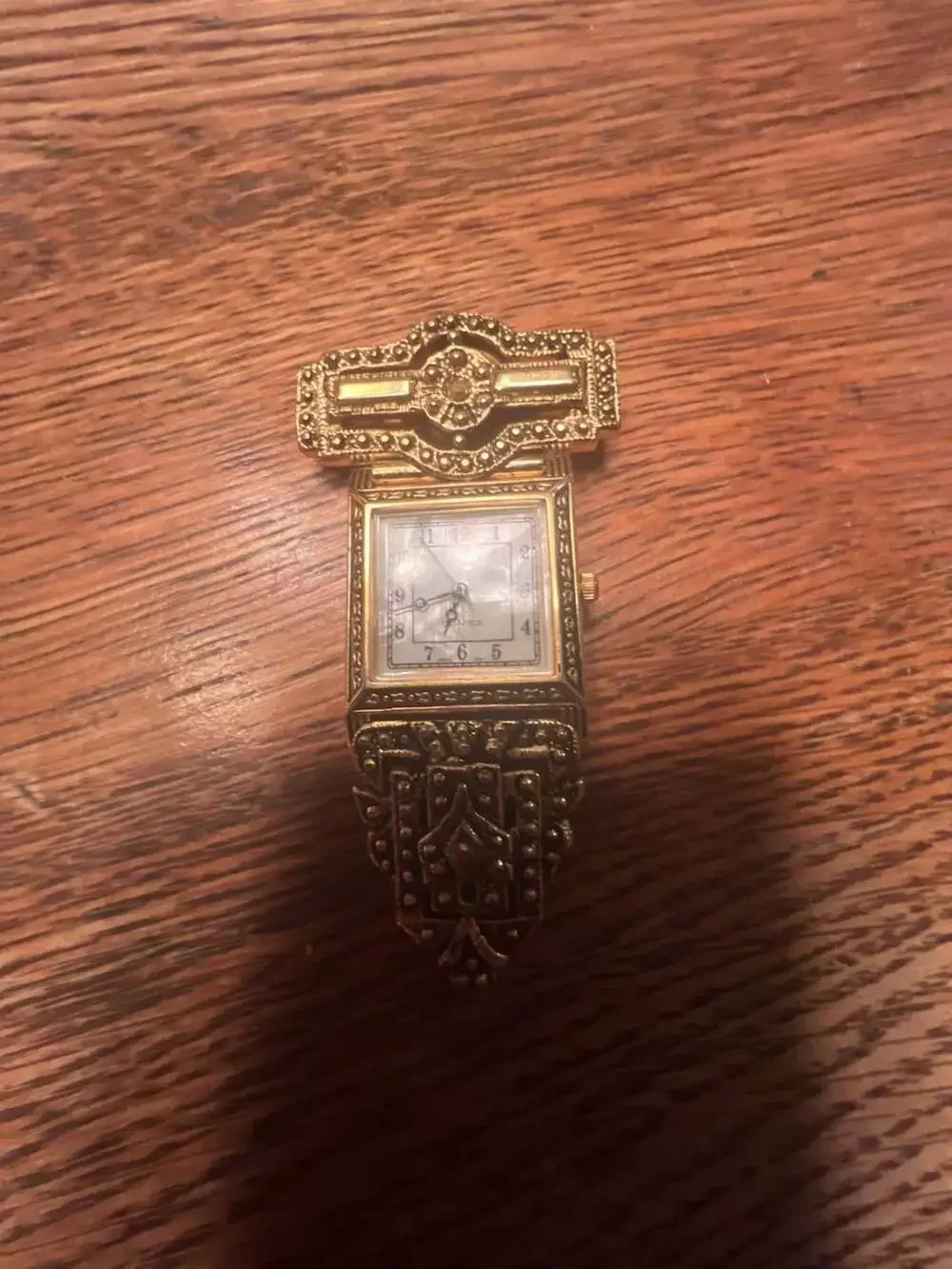 Forem Vintage Art Deco Style Gold-Tone Quartz Lapel Pin Watch